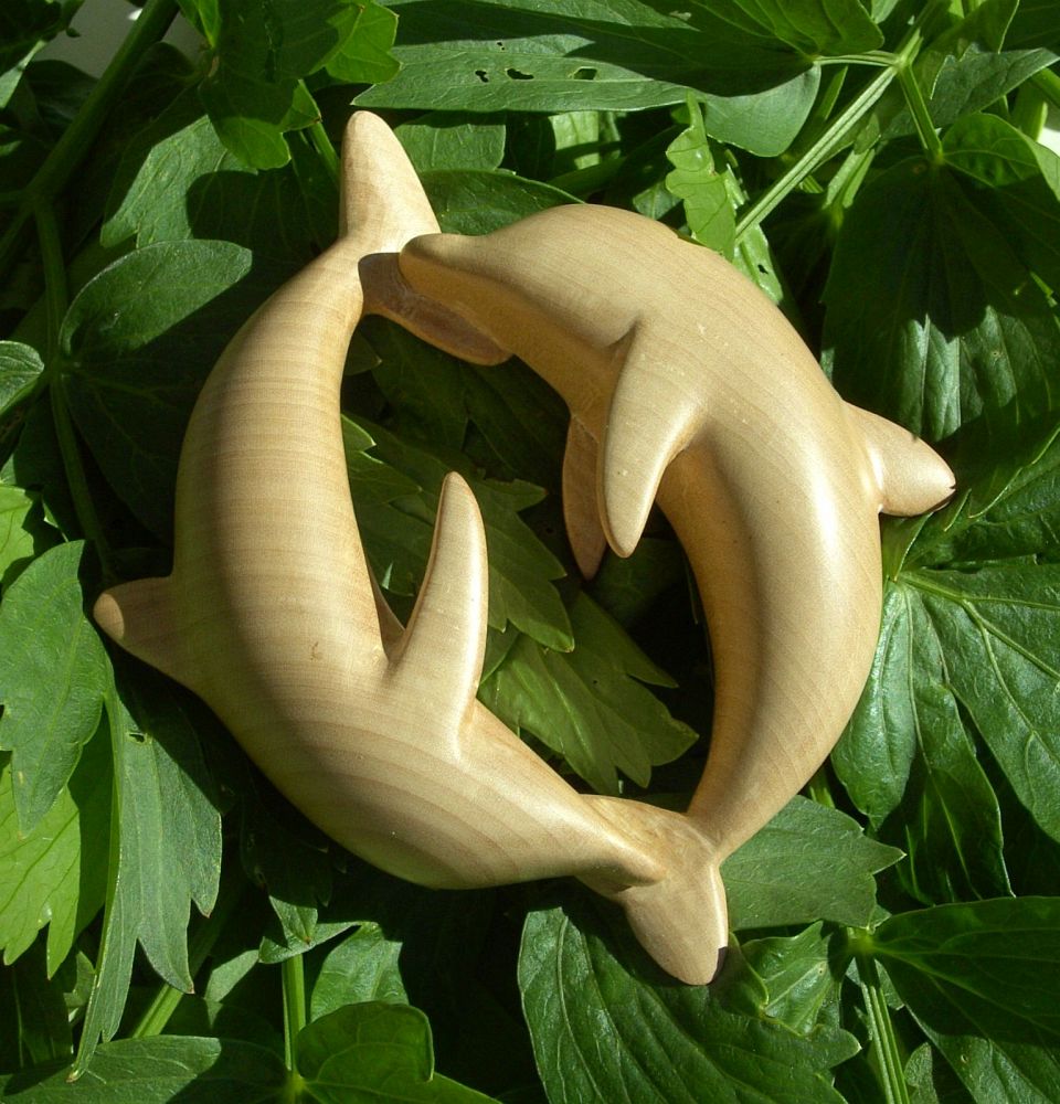 Delphine aus Lindenholz