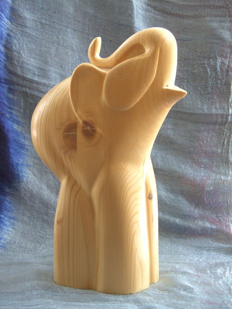 Elefant aus Leimholz